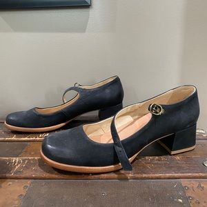 Brand New Neosens Shoes/Heels Euro Size 41